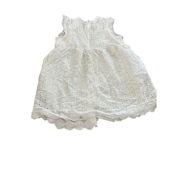 Unknown brand size small, eyelet, mini skirt with short slipped underneath - Picture 2 of 3
